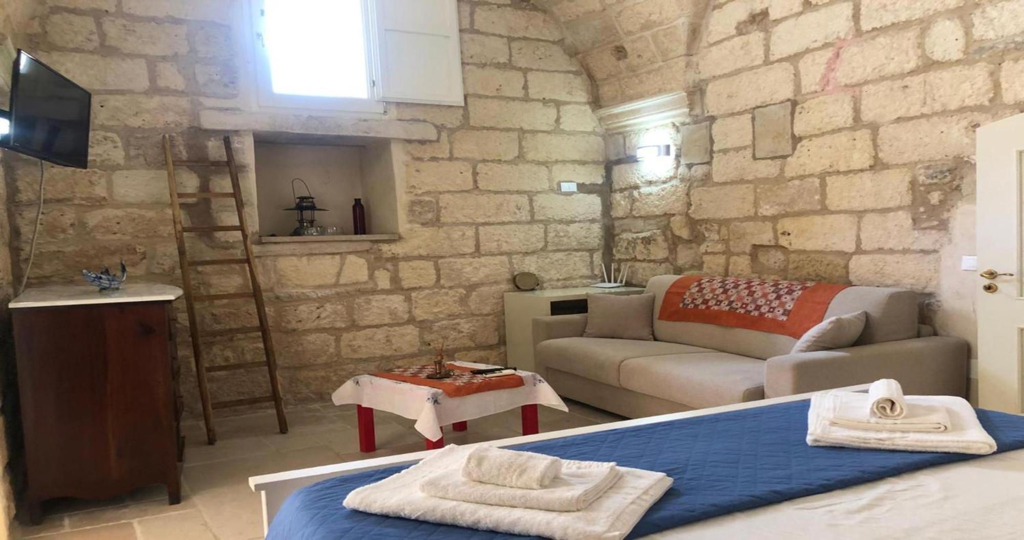 Odegos Monolocali Vico Sant'Antonio Villa Carpignano Salentino Dış mekan fotoğraf