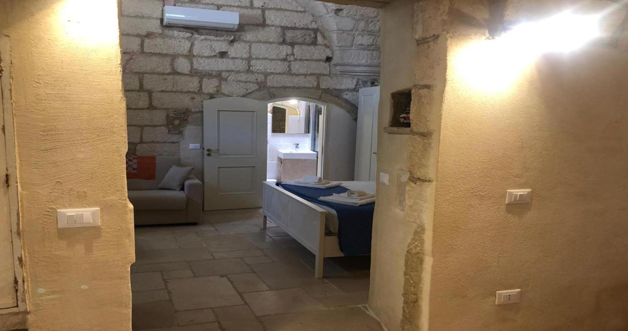 Odegos Monolocali Vico Sant'Antonio Villa Carpignano Salentino Dış mekan fotoğraf