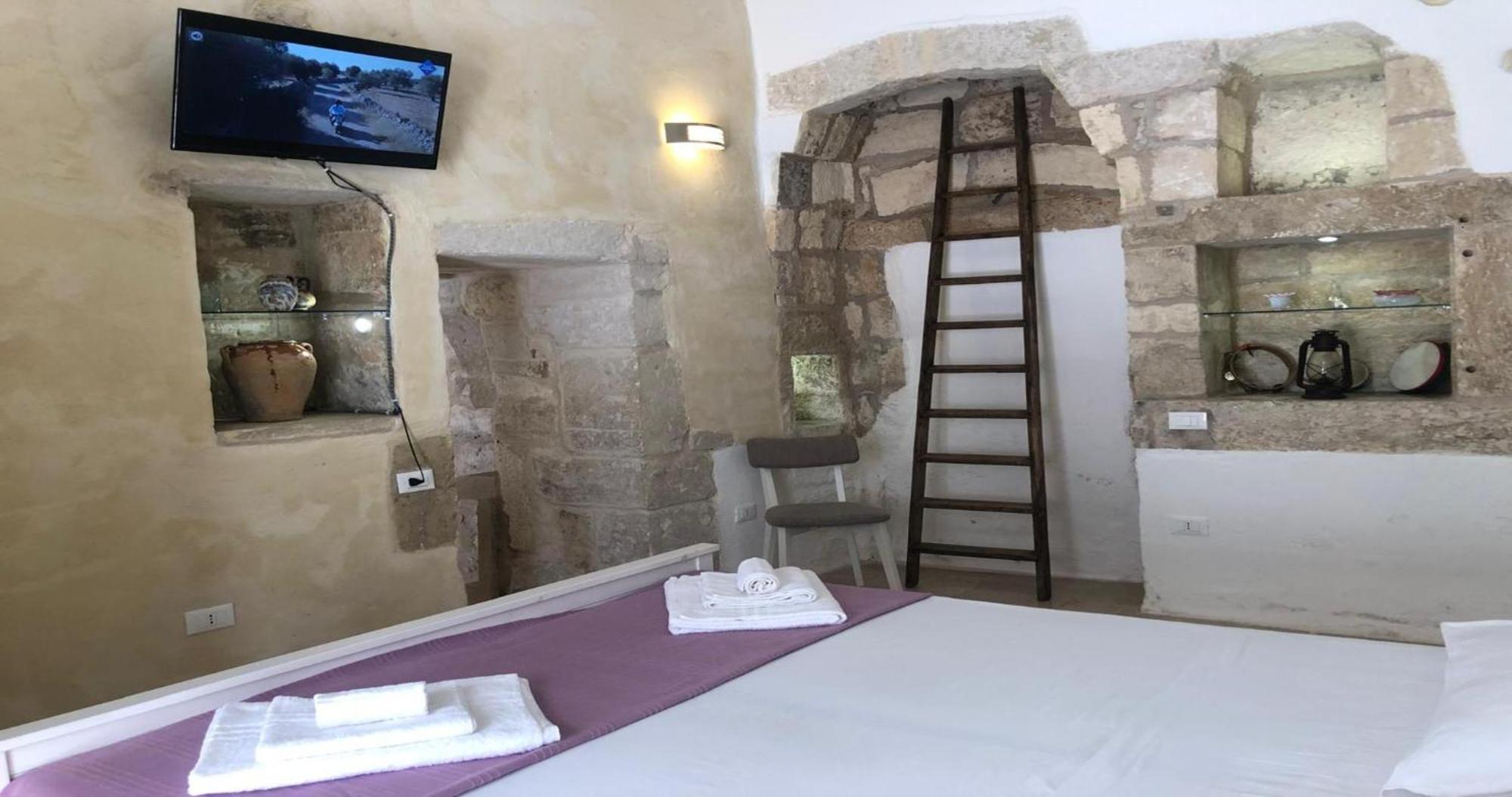 Odegos Monolocali Vico Sant'Antonio Villa Carpignano Salentino Dış mekan fotoğraf